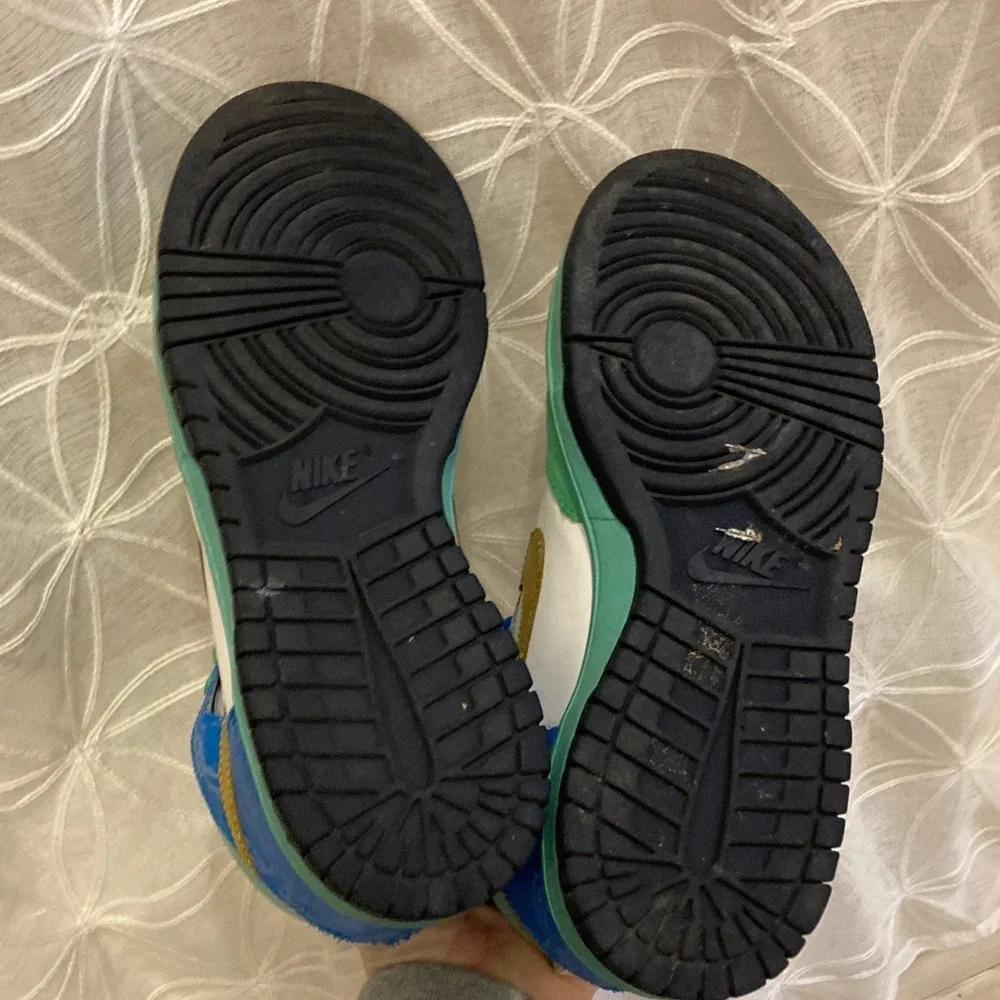 Nike Shoes - Picture 6 of 12